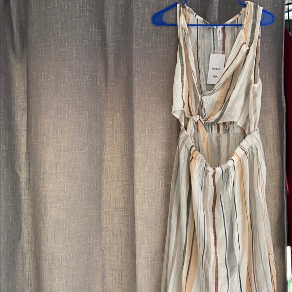 Front cut out midi